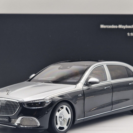 Mercedes Maybach 1/18 