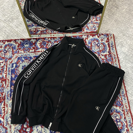 CALVIN KLEIN EŞOFMAN TAKIMI