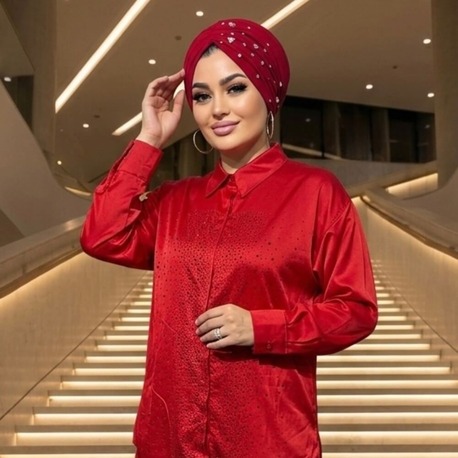 Kırmızı Saten Taşlı Gömlek