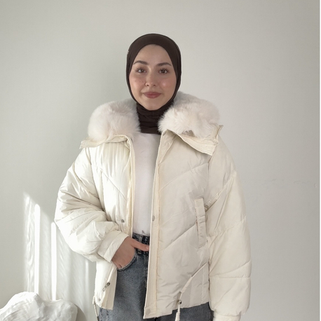 Kürk yakalı şişme mont / ekru 