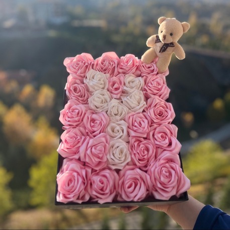 Ahenkmoments kişiye özel harfli, ayıcıklı orta boy gül kutusu