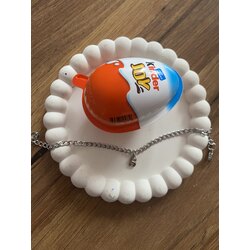 Süpriz yumurtalı harf bileklik adet