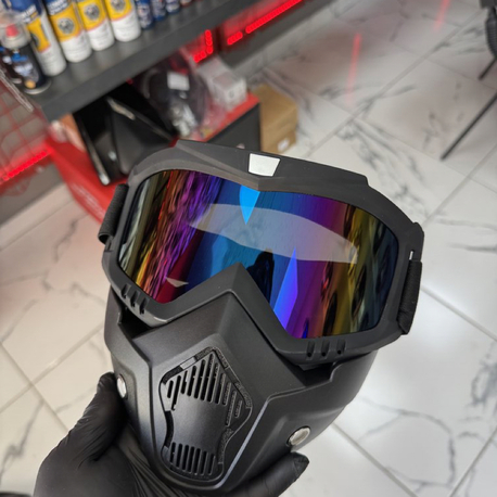 Renkli Cam Maske