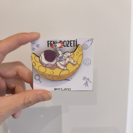 Keyifçi astronot 