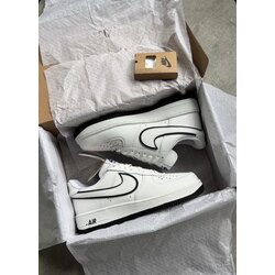 Nike Air Force 1 Low Outline Swoosh