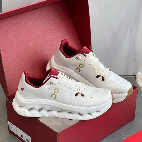 ON FOR CLOUDTİLT 2.0 - WHİT/BLACK