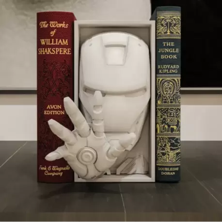 Iron Man Kitaplık Standı