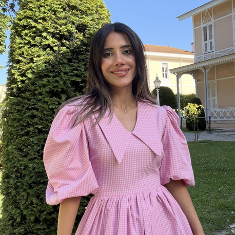 Pembe Yakalı Elbise 