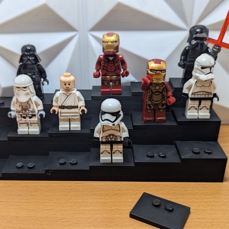 LEGO Minifigür Standı 18'li