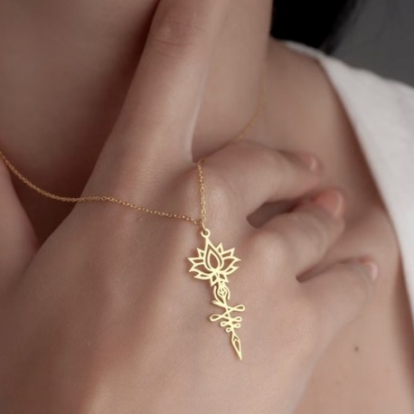 Navan 925 Ayar Gümüş Lotus Çiçeği ve Kaligrafik Desenli Kolye (Gold, Silver ve Rose)