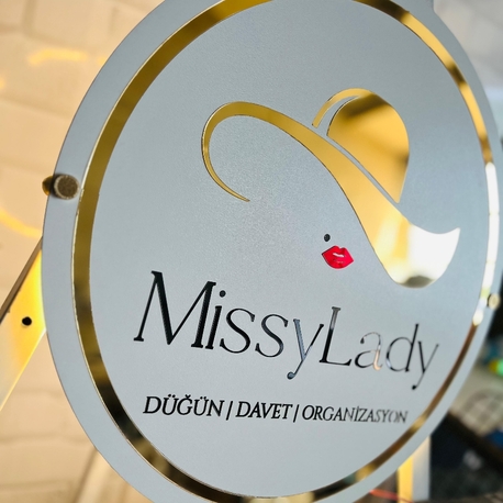 ✨ MDF Üzeri Pleksi Kesim Lüks Tabela – Kurumsal & Şık Tasarım