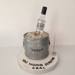 Gerçek Rakı içki temalı Pasta