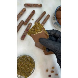 ANTEP FISTIK EZMELİ KADAYIFLI SÜTLÜ BELÇİKA ÇİKOLATASI 100 gr