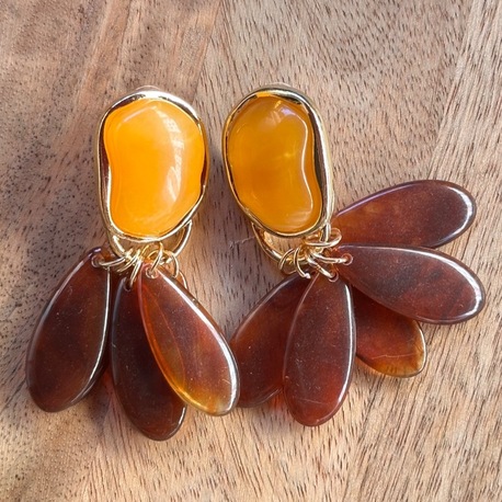 Amber Kehribar Tonlu Damla Taşlı Sallantılı Kadın Küpe
