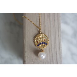 Aurum Regina (altın kraliçe) kolye,  (18 k altın kaplama, gerçek inci, mine, gümüş detaylar)