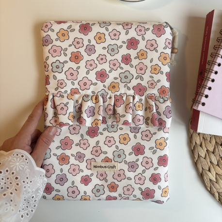 Fırfırlı fermuarlı kitap ve tablet çantası