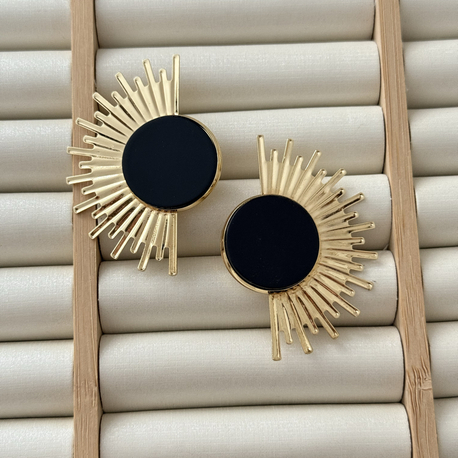 Siyah gold detaylı küpe 