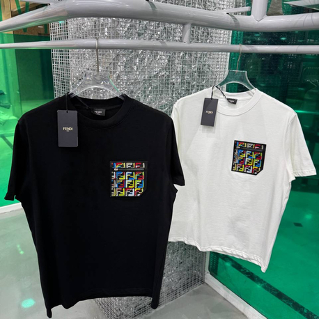 FENDİ Cepli Siyah Pamuklu T-Shirt
