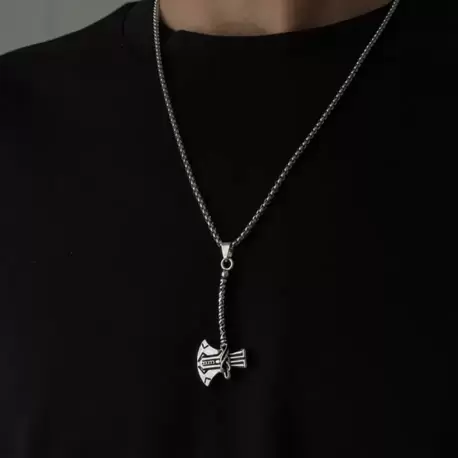 Çelik Balta Model Kolye