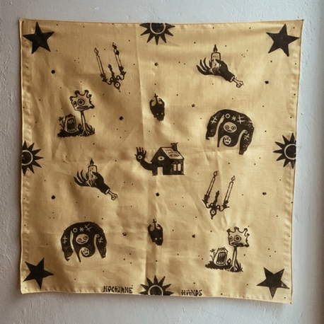 Sarı El Baskısı Linol Bandana – 50 × 50 cm