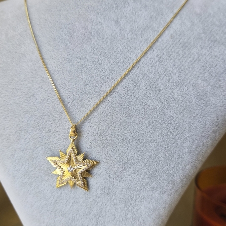 Gold Taşlı Yıldız Kolye