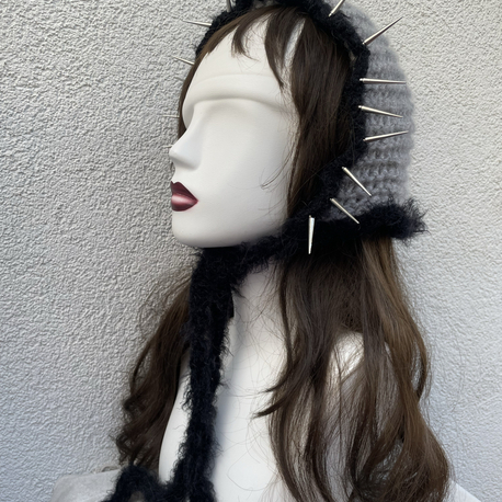 spiked bonnet