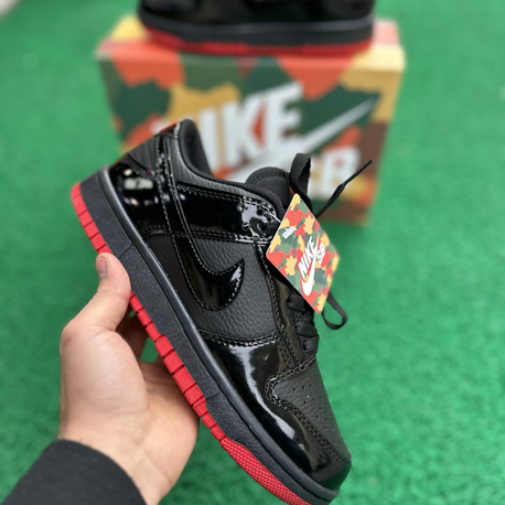 Nike dunk sb rugan kırmızı stoklarda