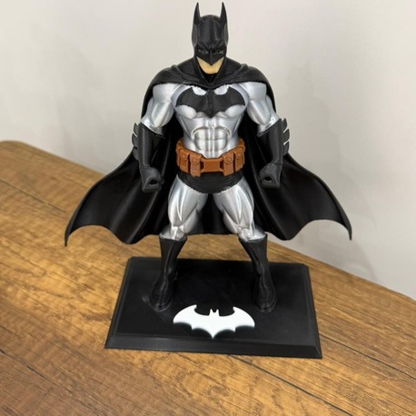 Batman Figürü – 20 cm (Standlı)