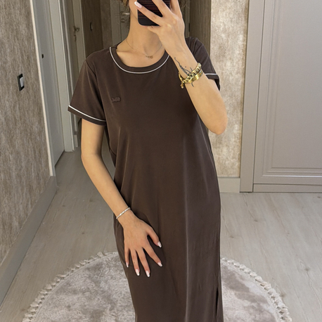 Lacoste etiketli kartlı basic elbise