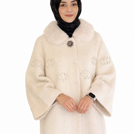 Taş işlemeli kürklü angora kaban