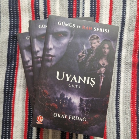 Gümüş ve Kan Serisi: Uyanış (Cilt 1) 