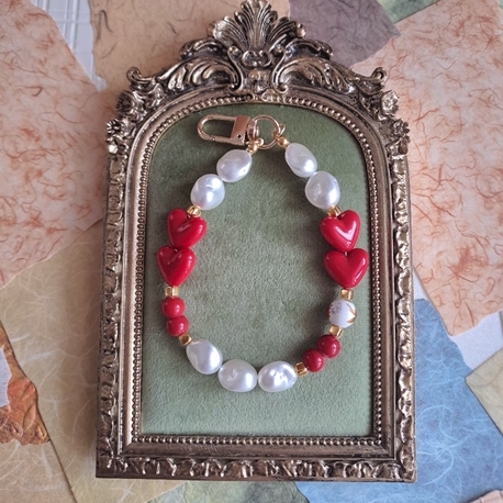 Kalp Detaylı Renkli Charm