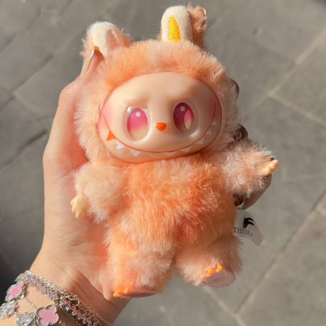 Labubu baby turuncu
