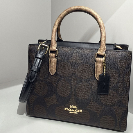 Coach Maggie Small Tote Bag In Blocked Signature - Gold/Walnut