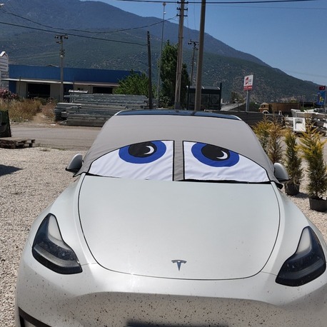 Tesla model Y Oto Cam Güneşliği Premium Isı Yalıtımlı ve %100 Karartmalı 