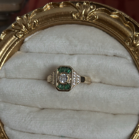 Yeşil Taşlı Gold Yüzük