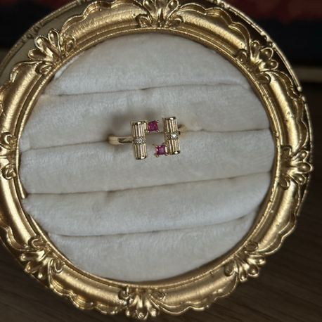 Pembe Taşlı Gold Yüzük 