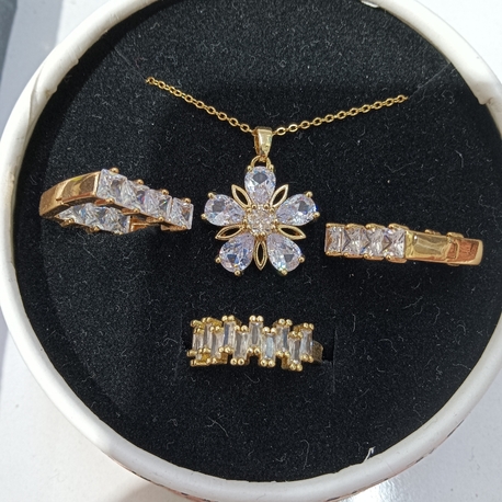 çelik Gold renk takı seti (yüzük, küpe, kolye)
