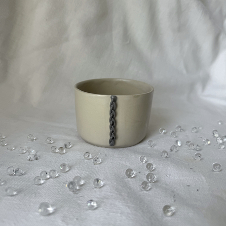 Zincir detaylı el yapımı stoneware bardak