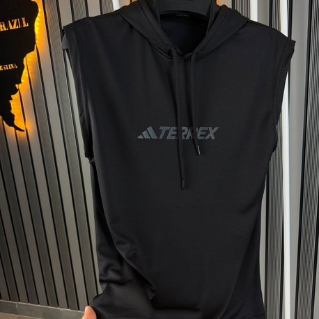 adidas terrex kapşonlu sıfır kol tişört 