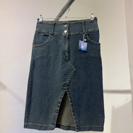 B.Jeans