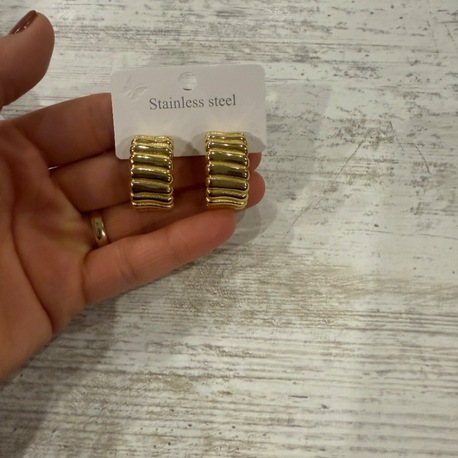 Gold Dalga Formlu Küpe – Paslanmaz Çelik
