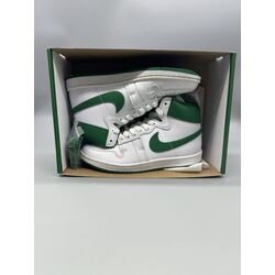 Nike Sneaker