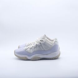 Air Jordan 11 Retro Low Pure Violet