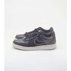 Nike Sneaker