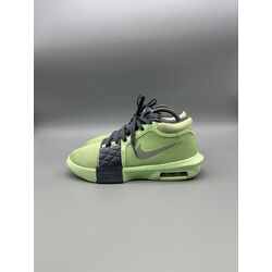 Nike LeBron Witness VIII Green