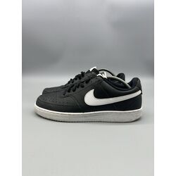 Nike Sneaker