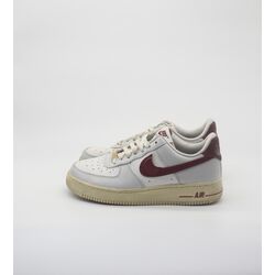 Nike Sneaker
