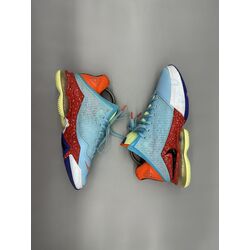 Nike LeBron 19