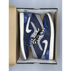 Nike Sneaker